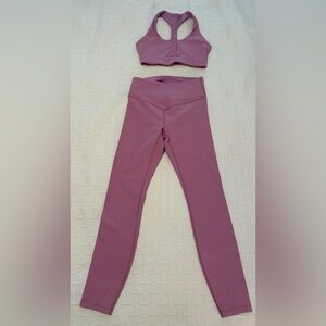 L*SPACE Active ribbed leggings and sports bra with snap buttons. Set of 2